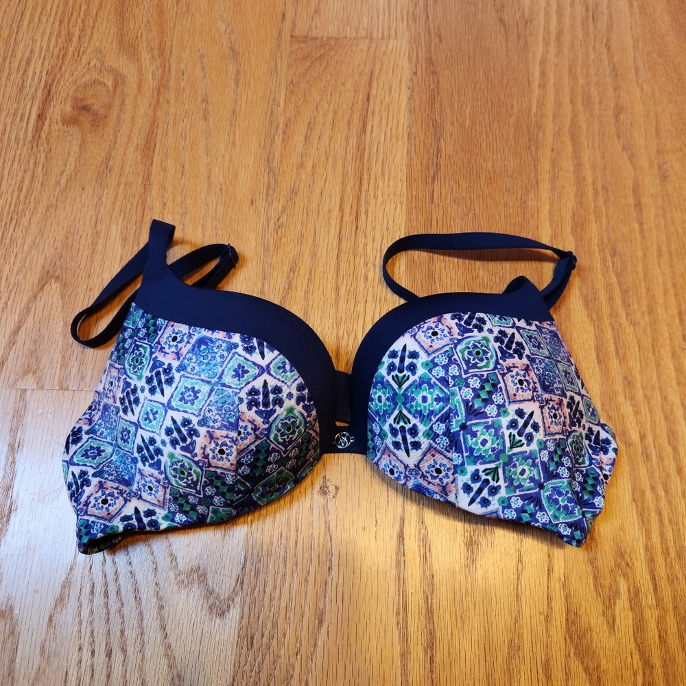 Push up Victoria secret bra 32A